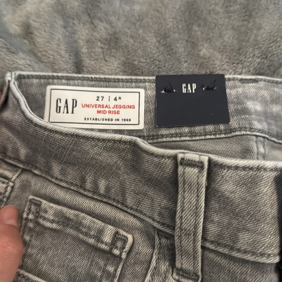 Brand new gap jeans - Picture 3 of 4